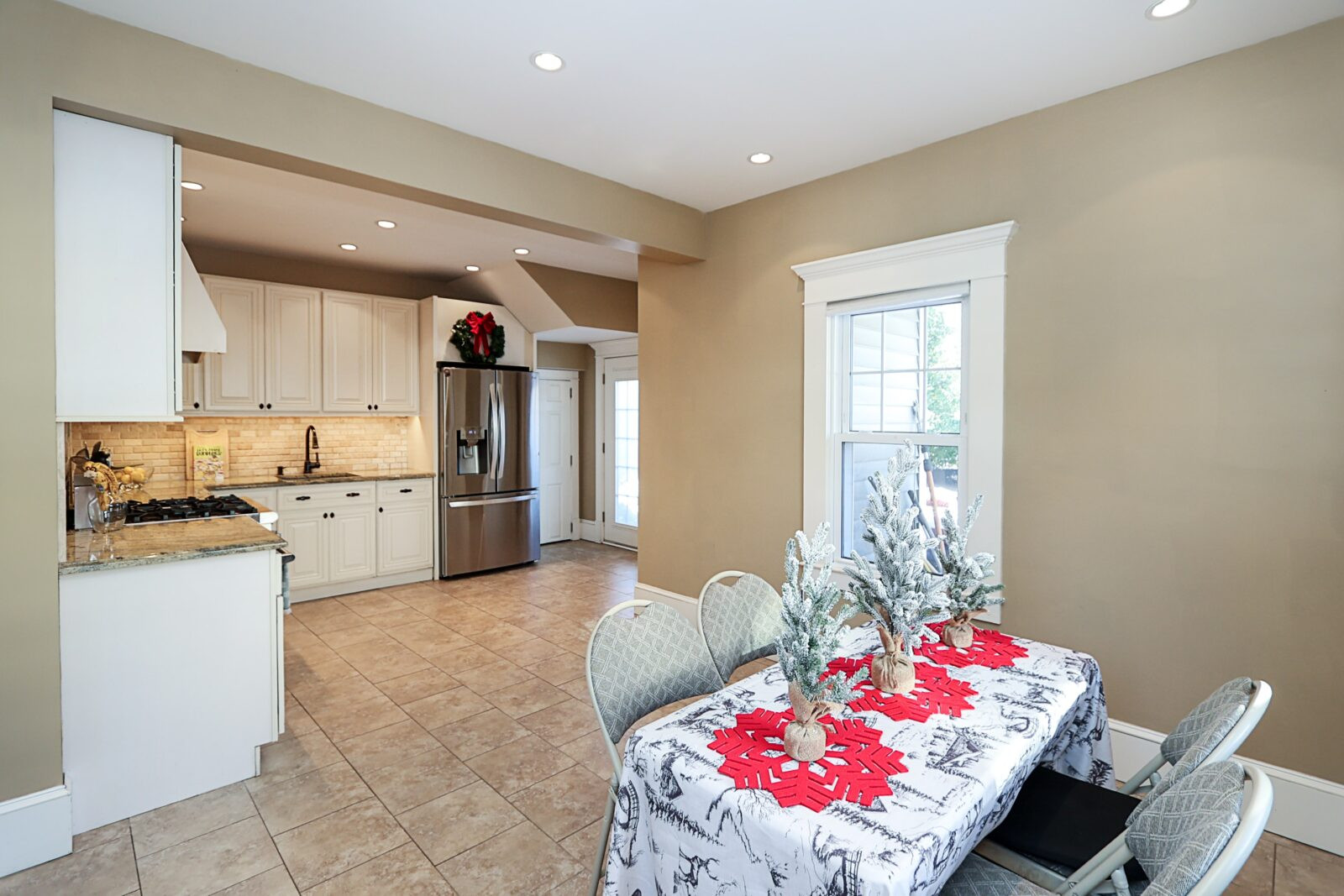 35 Francis Terr, Glen Cove 19-min