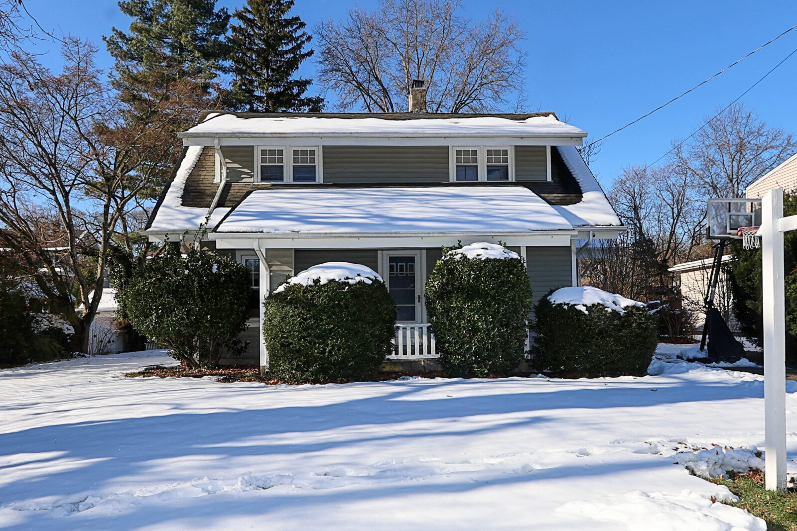 35 Francis Terr, Glen Cove 2-min