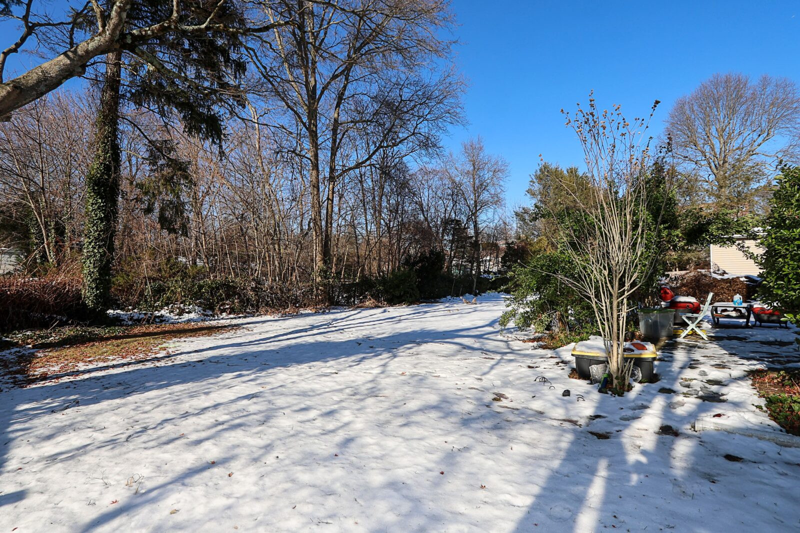 35 Francis Terr, Glen Cove 24-min