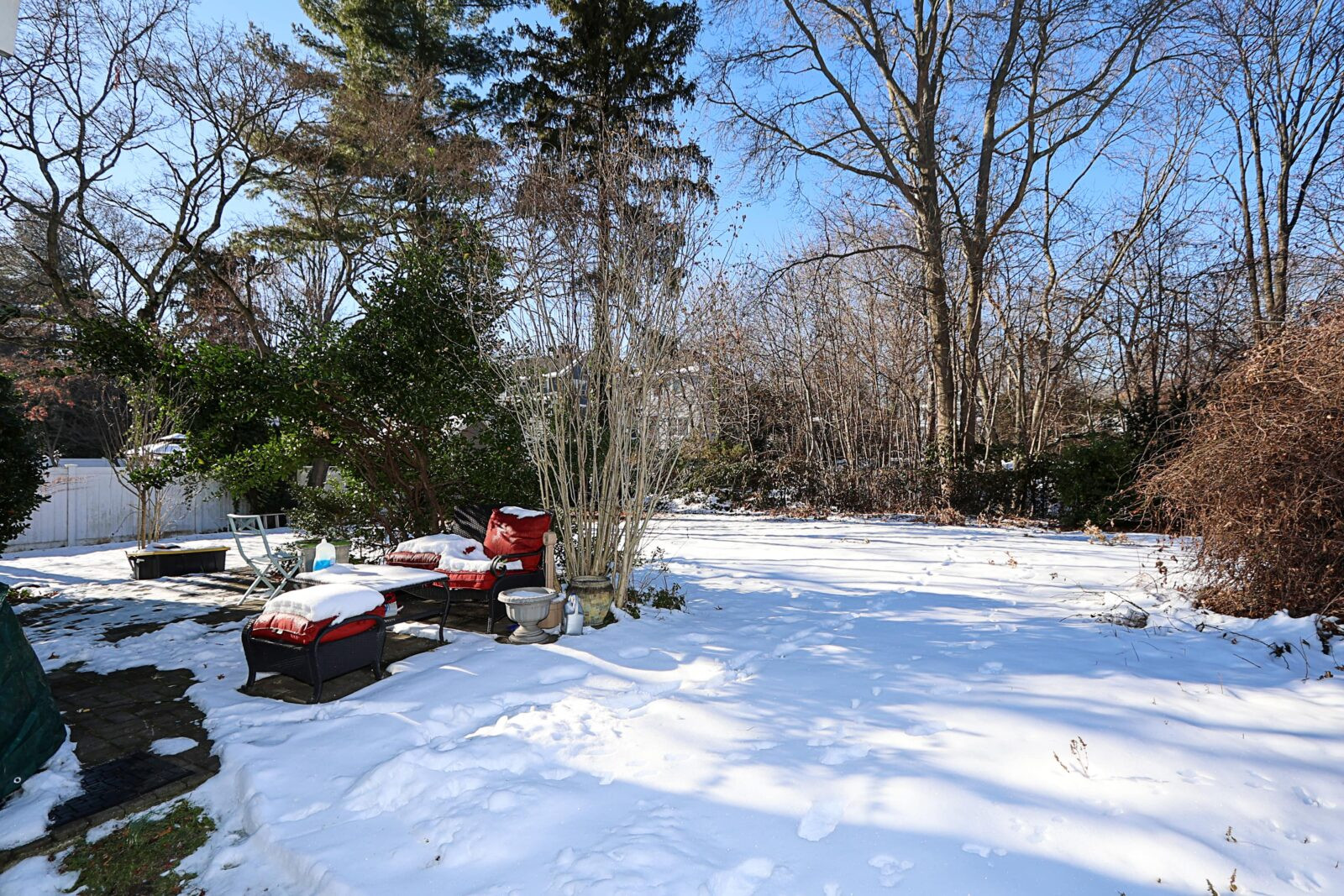 35 Francis Terr, Glen Cove 28-min