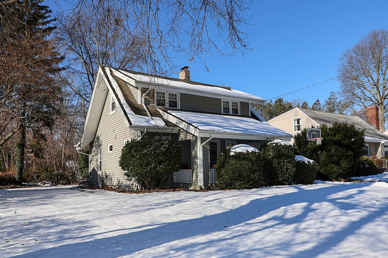 35 Francis Terr, Glen Cove 3-min