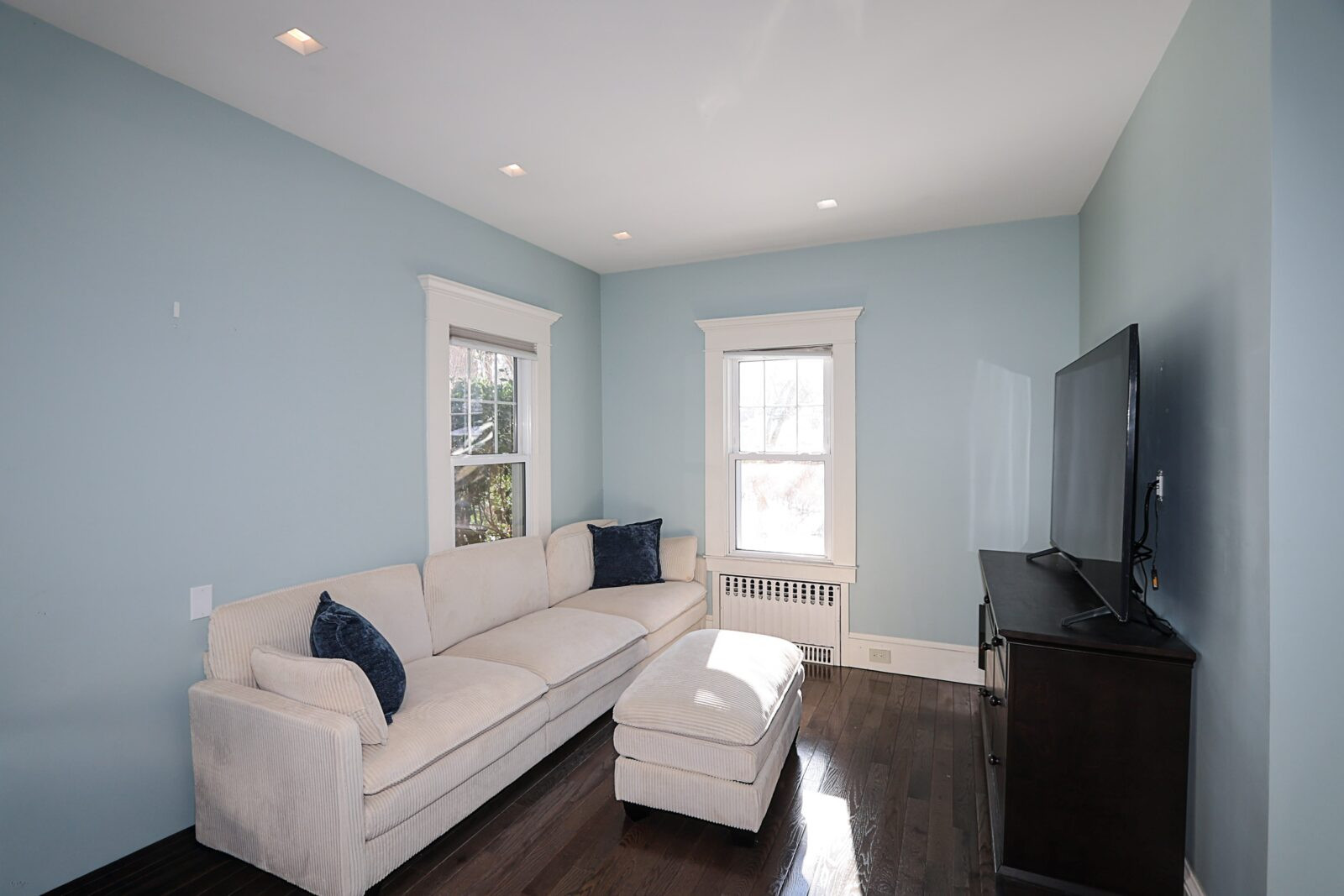 35 Francis Terr, Glen Cove 9-min